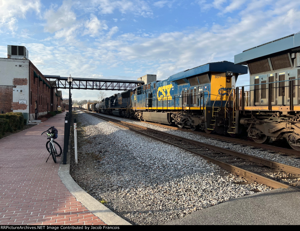 CSX 851